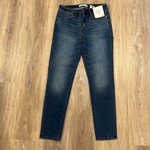 Abercrombie midrise super skinny jeans NWT